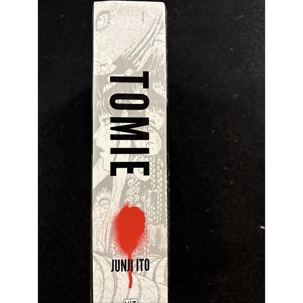 Junji Ito Tomie Hardcover VIZ Media Manga Horror Graphic Novel English - Picture 3 of 4
